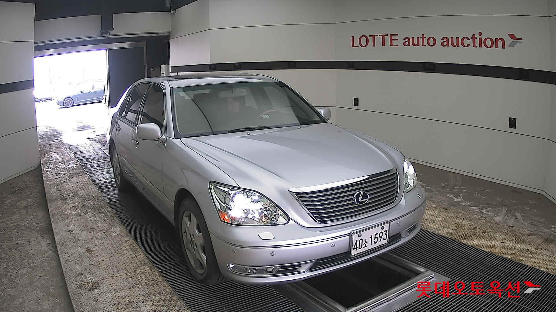 LEXUS LS - 24