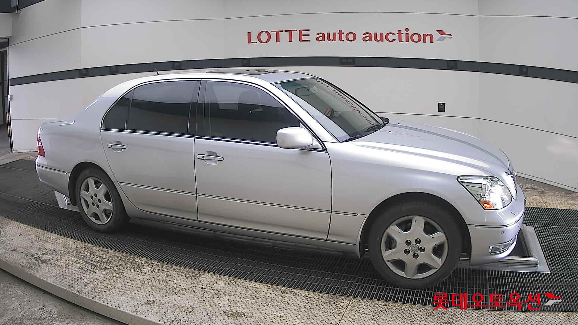 LEXUS LS - 22