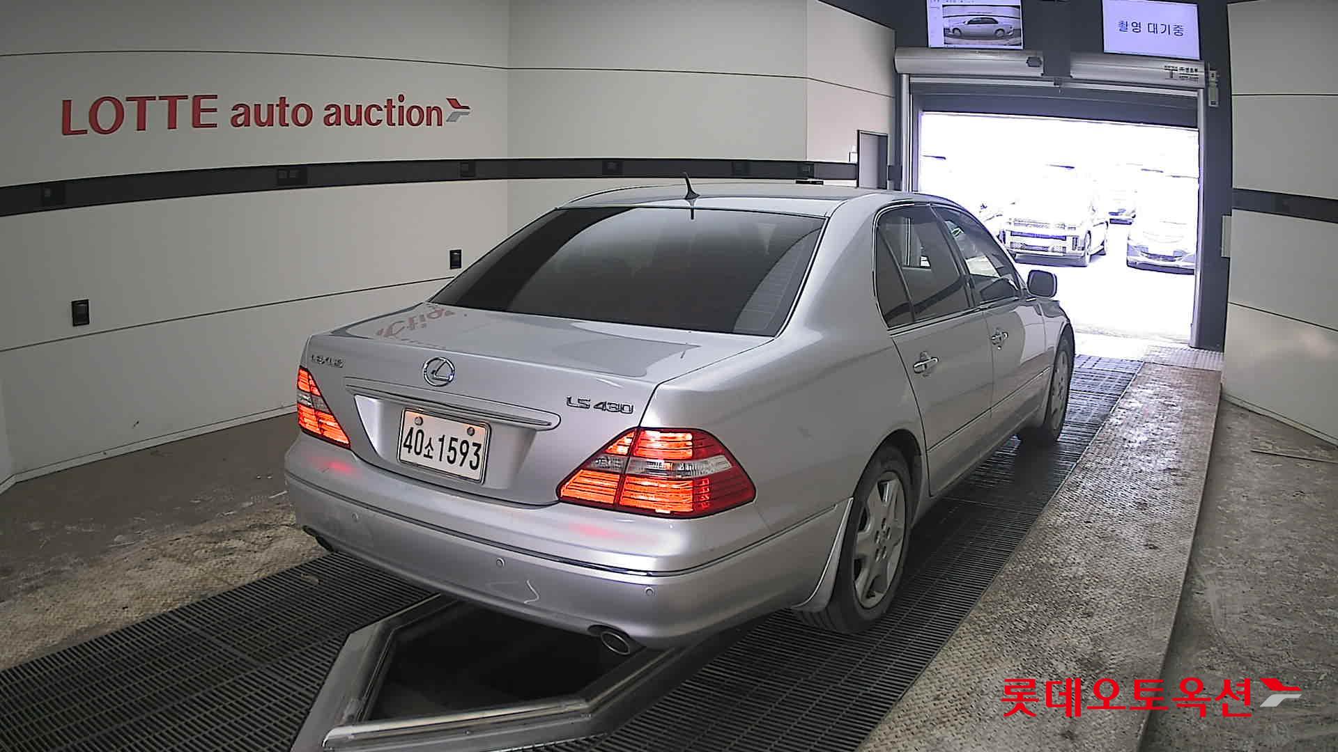 LEXUS LS - 18