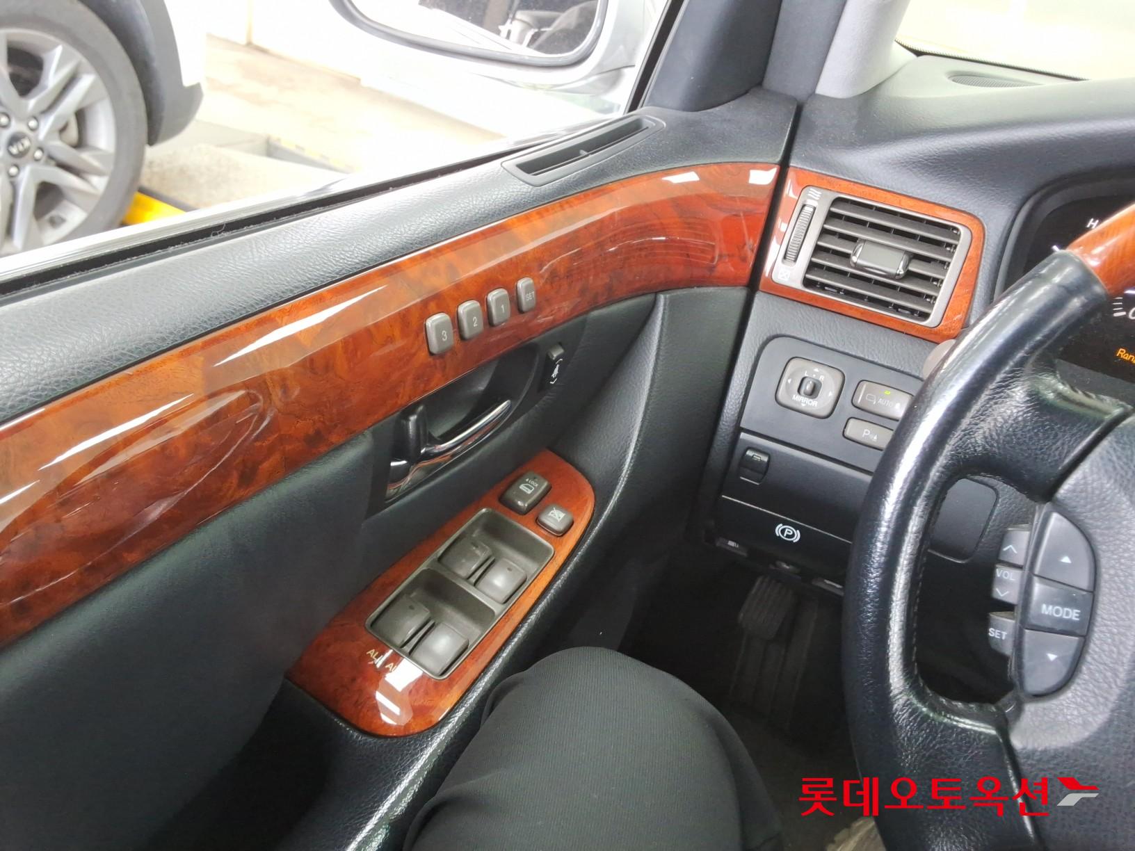 LEXUS LS - 29