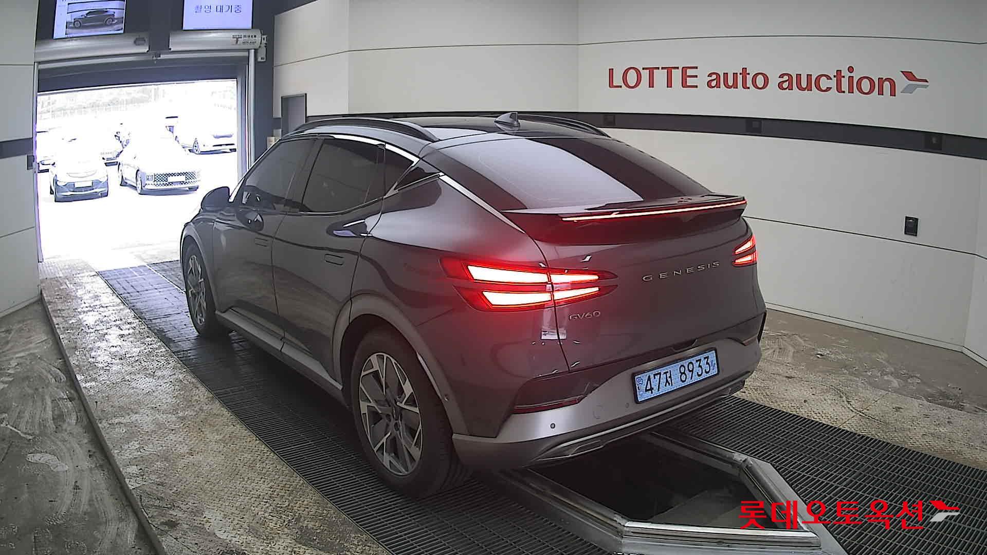 جينسس جي في 60