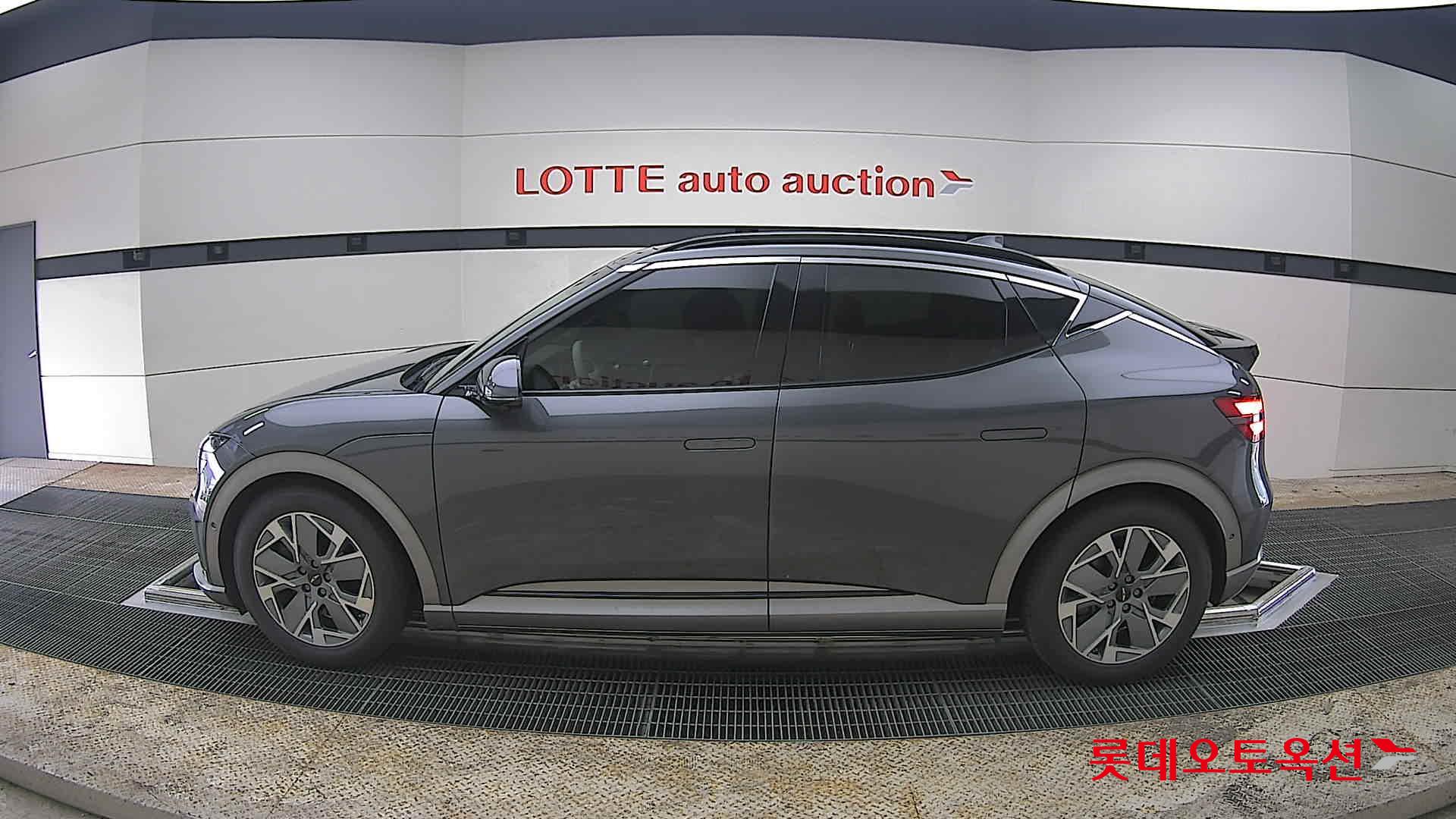 جينسس جي في 60