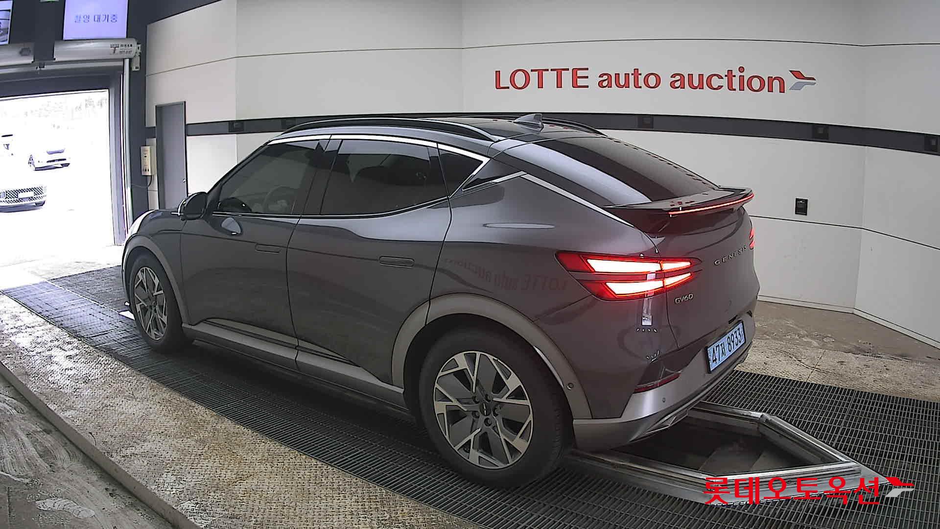 جينسس جي في 60