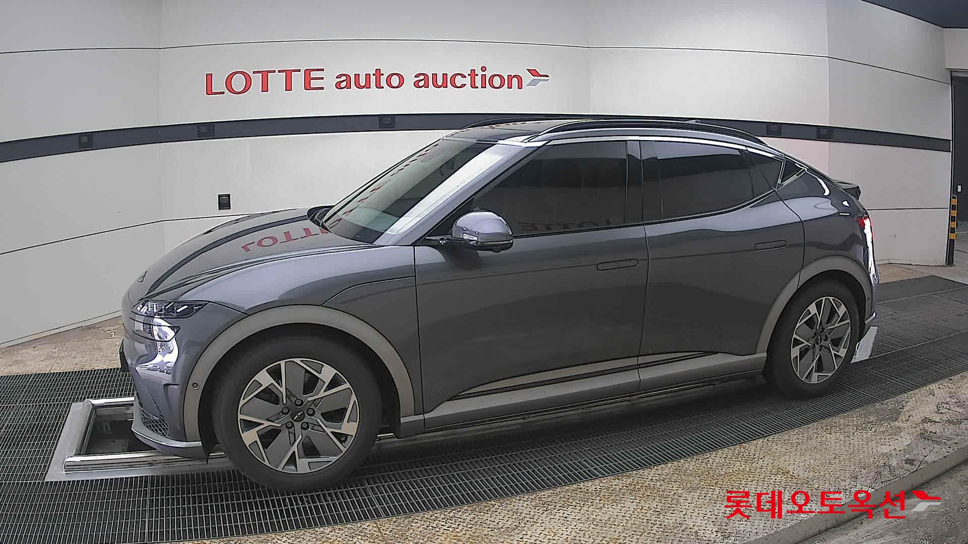 جينسس جي في 60