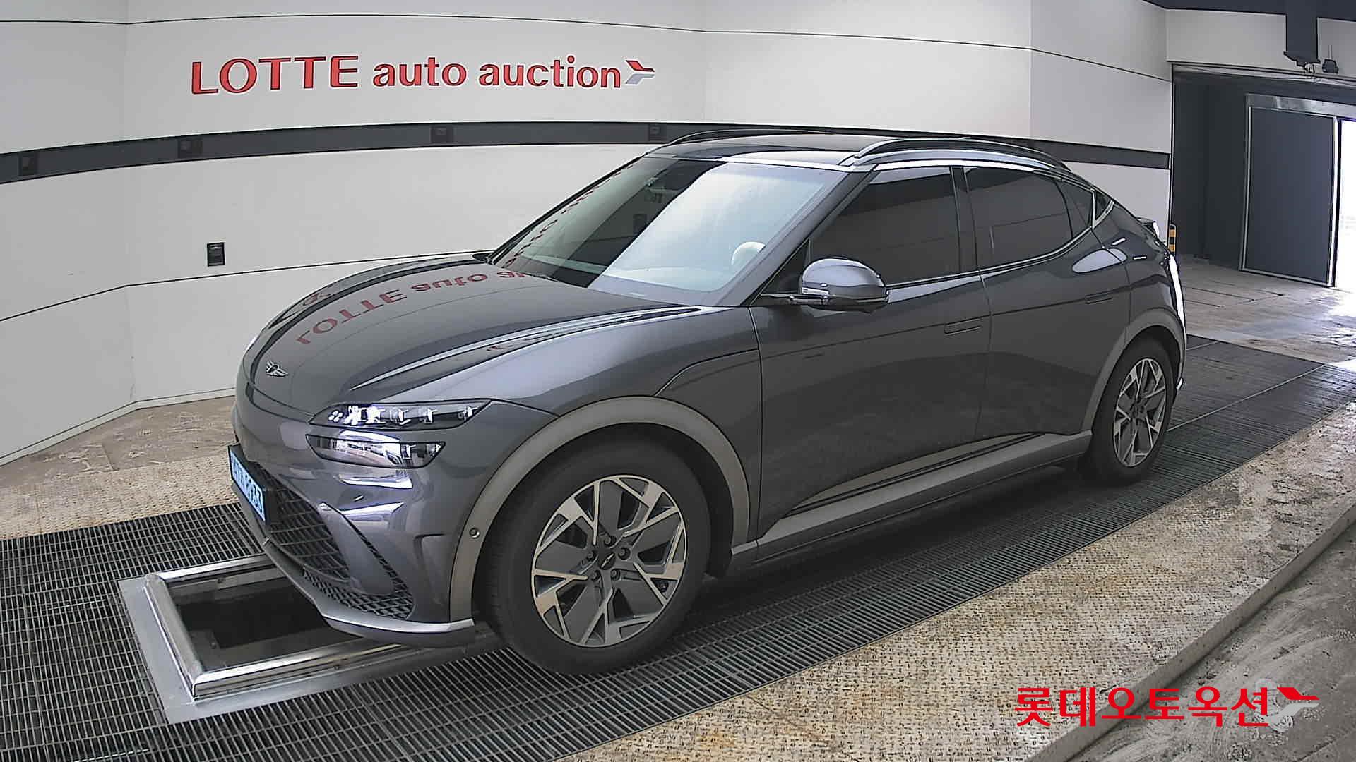 جينسس جي في 60