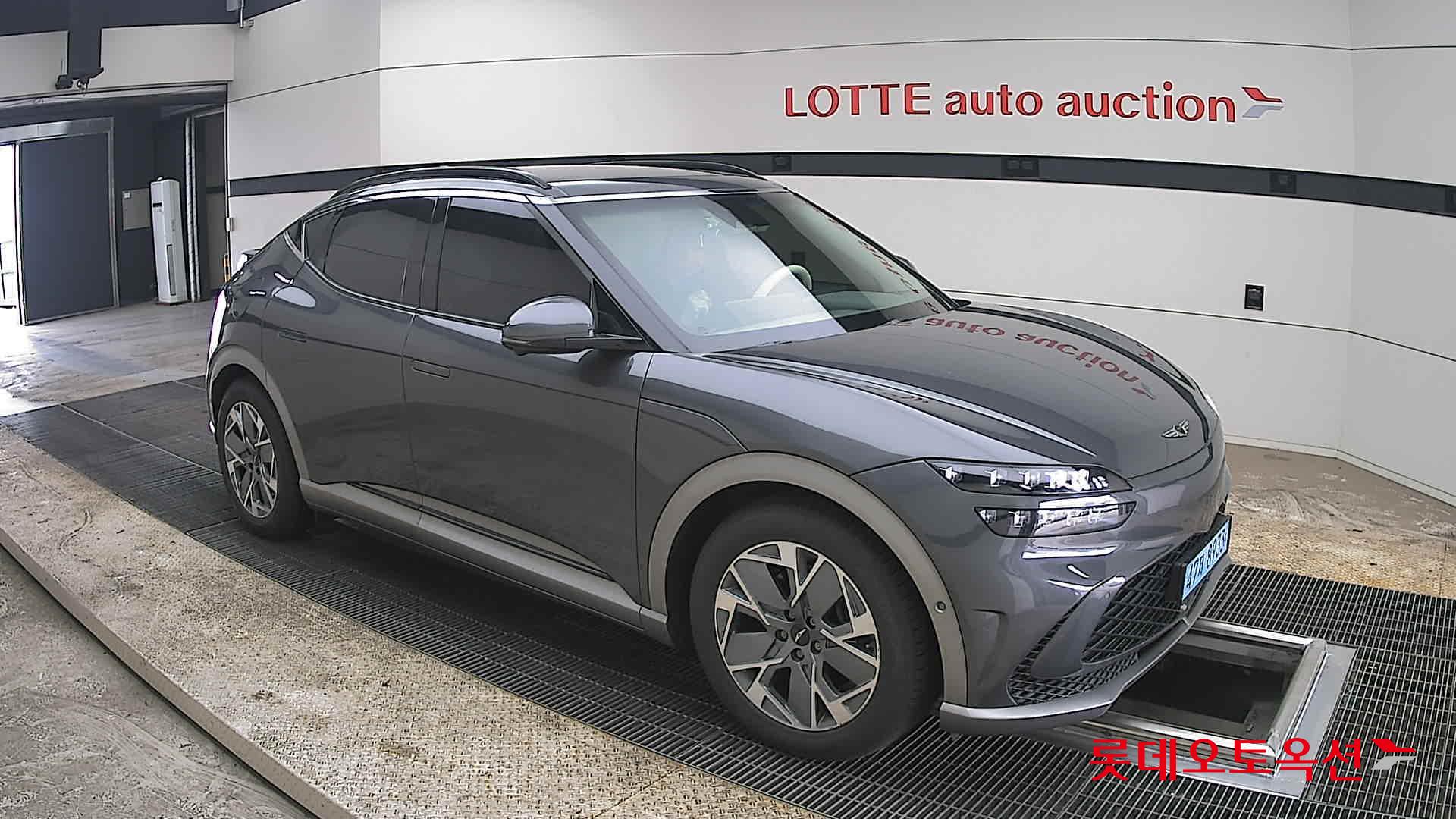 جينسس جي في 60