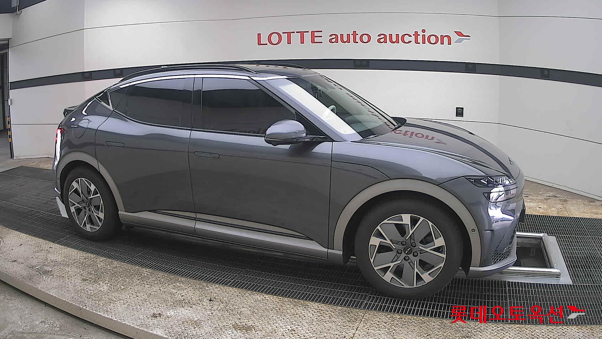 جينسس جي في 60