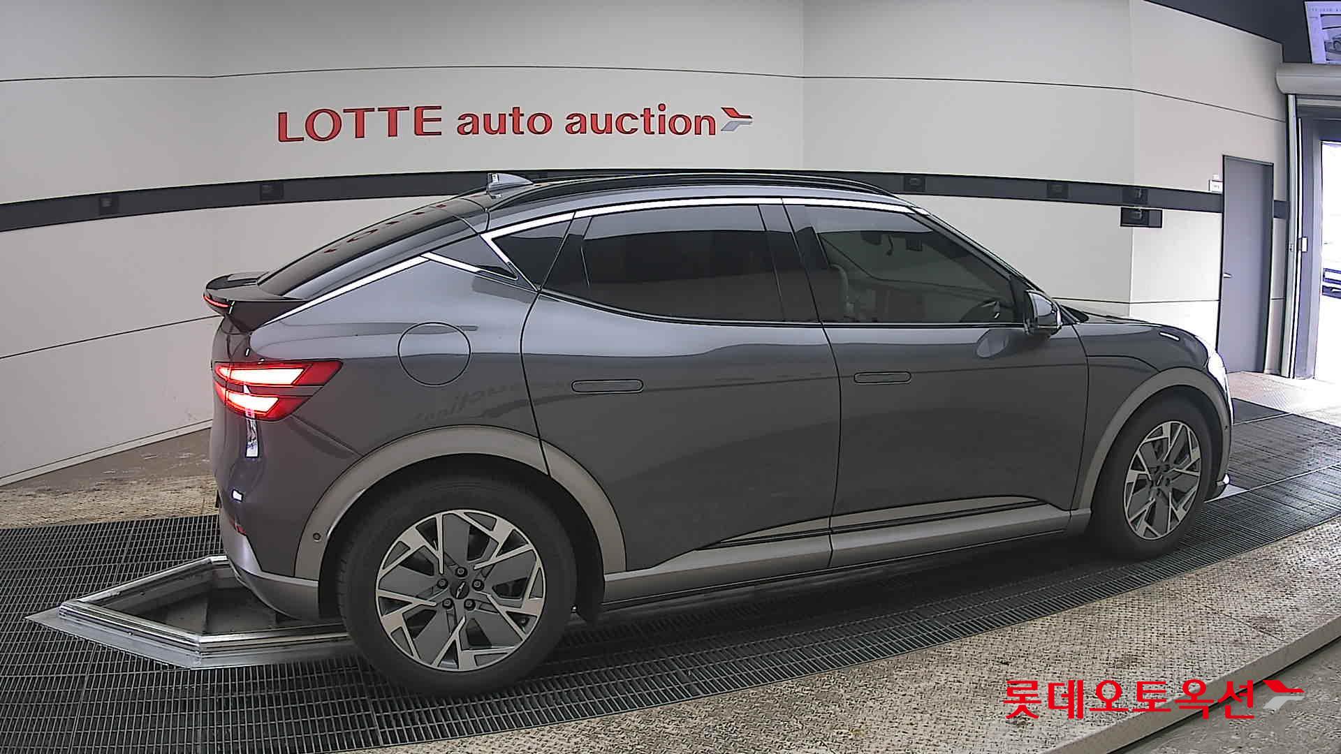 جينسس جي في 60