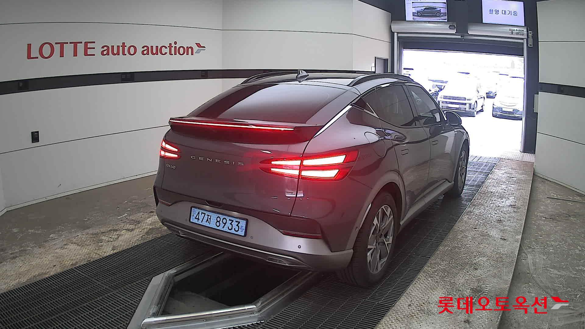 جينسس جي في 60