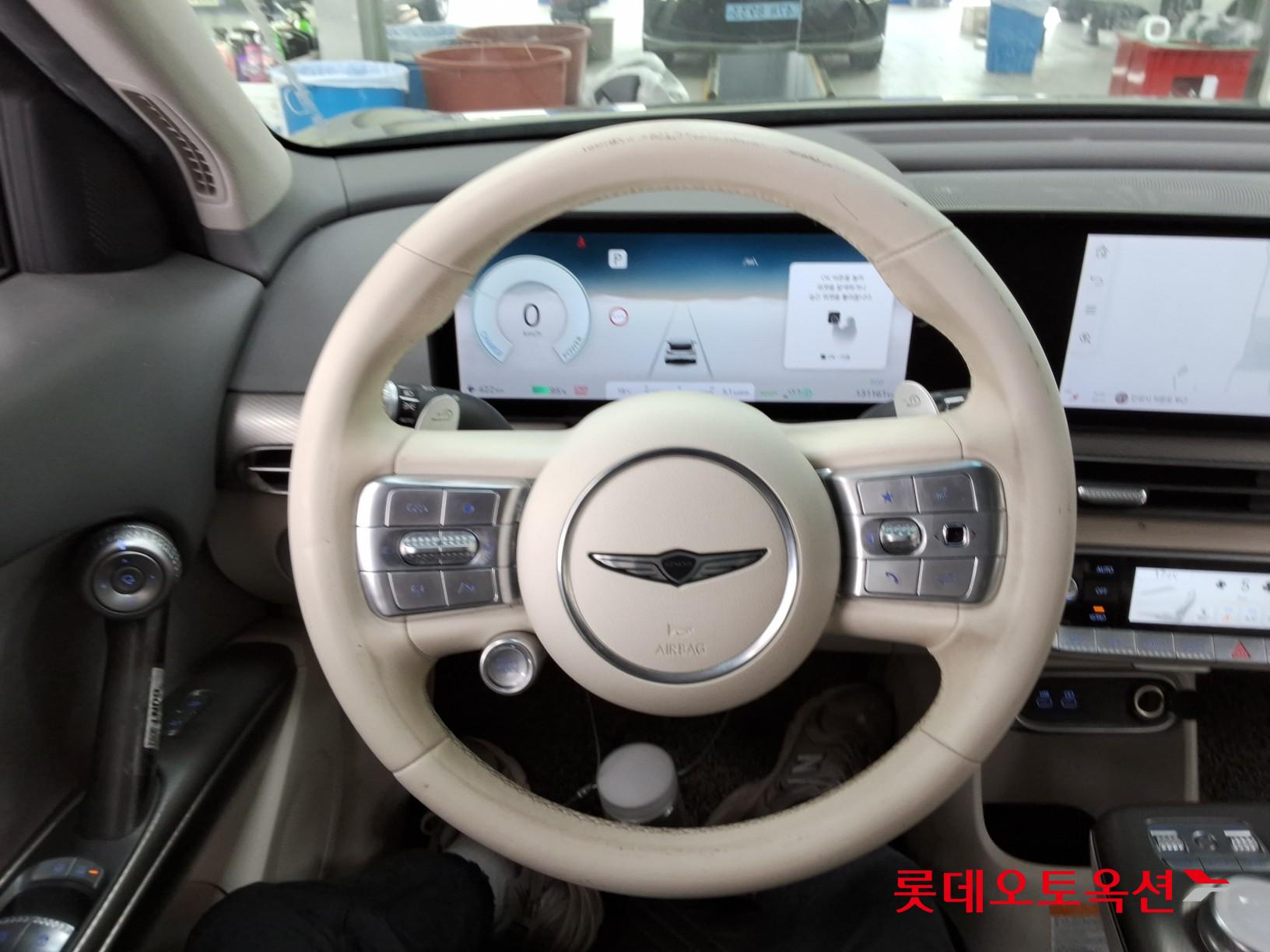 جينسس جي في 60