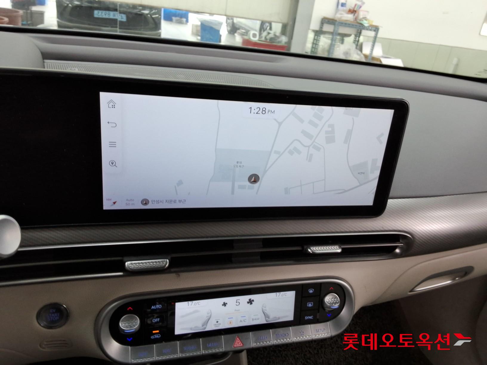 جينسس جي في 60