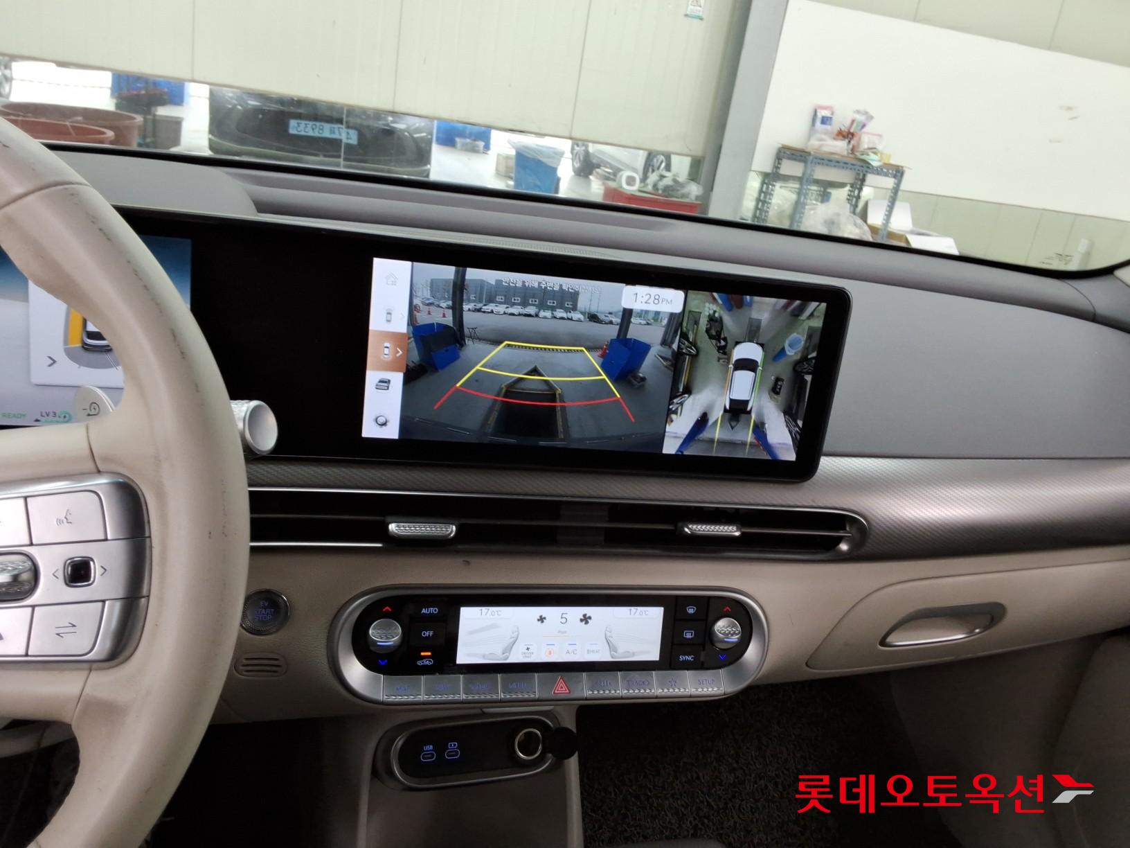 جينسس جي في 60