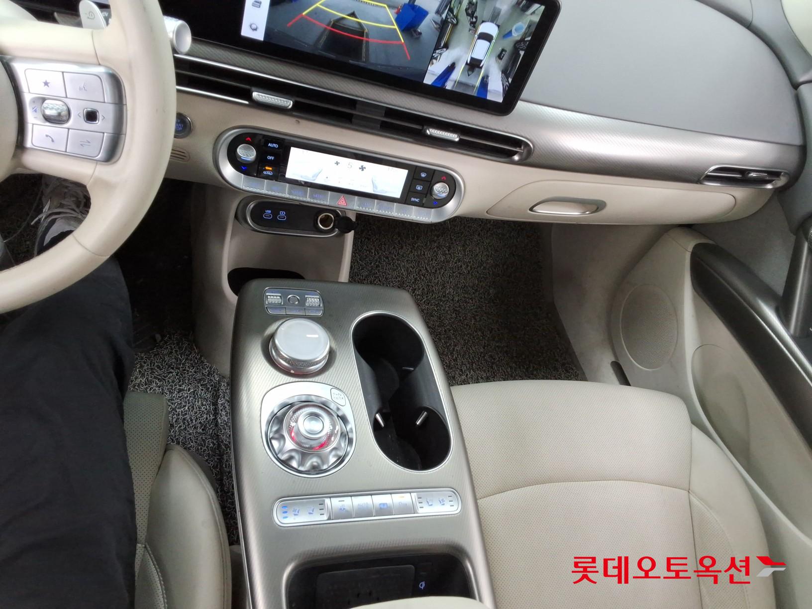 جينسس جي في 60