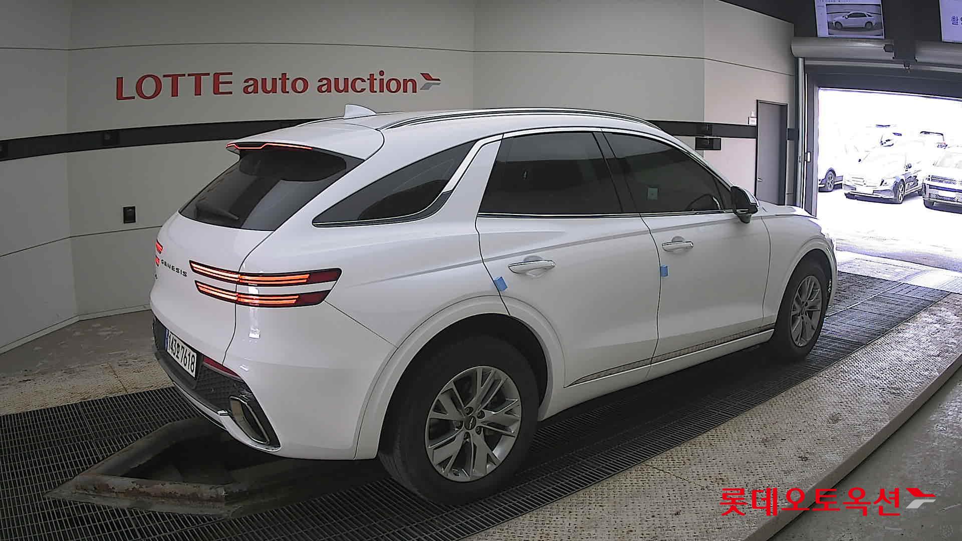 جينسس جي في 70