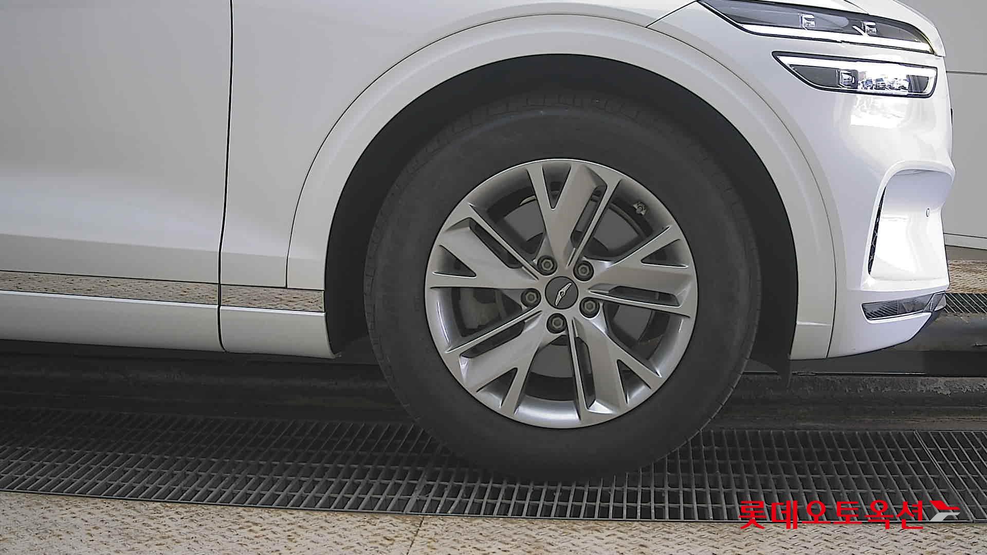 جينسس جي في 70