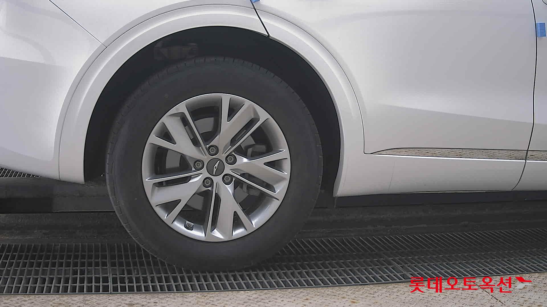 جينسس جي في 70