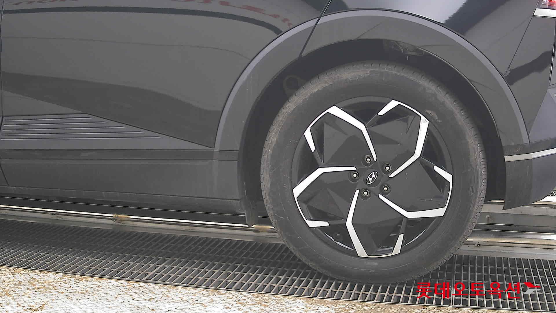 هيونداي أيونيك