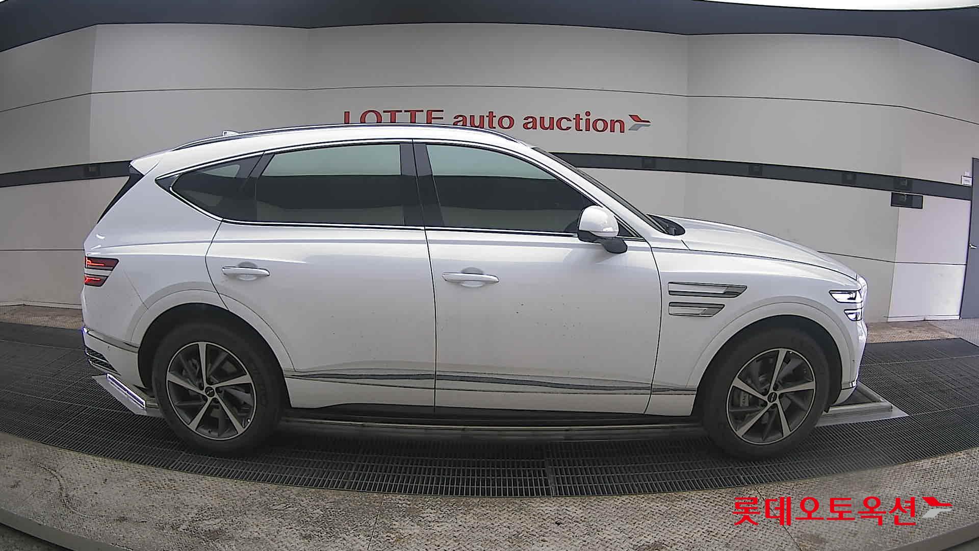 جينسس جي في 80