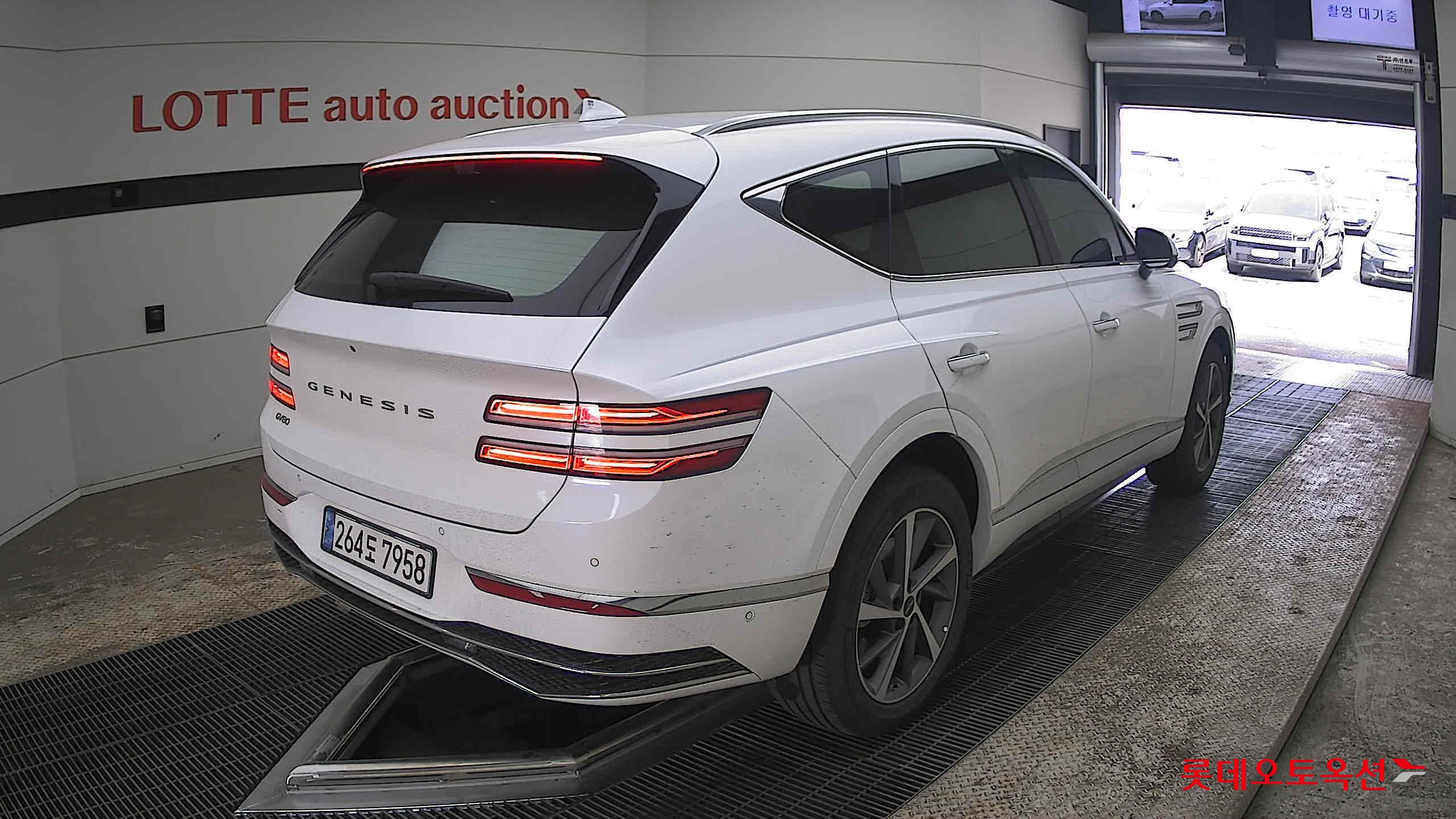 جينسس جي في 80