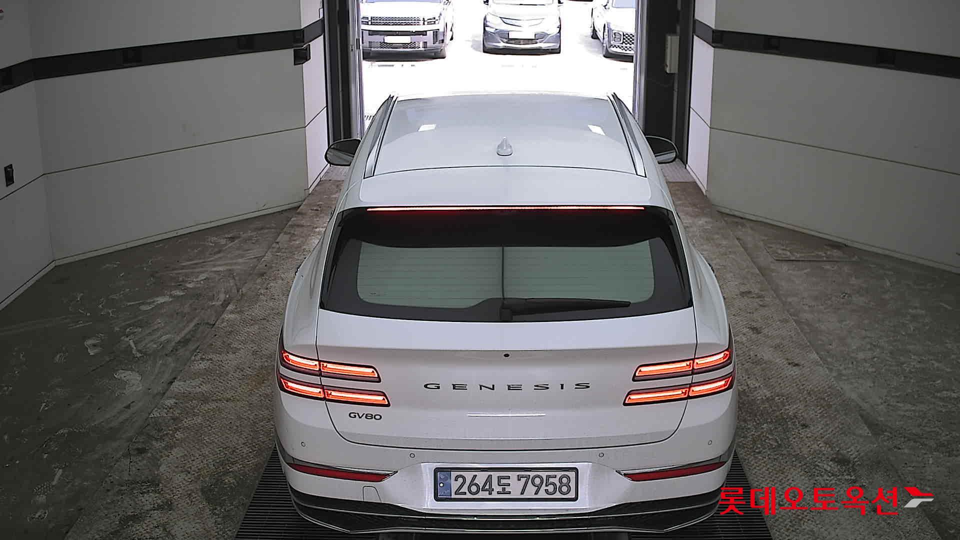 جينسس جي في 80