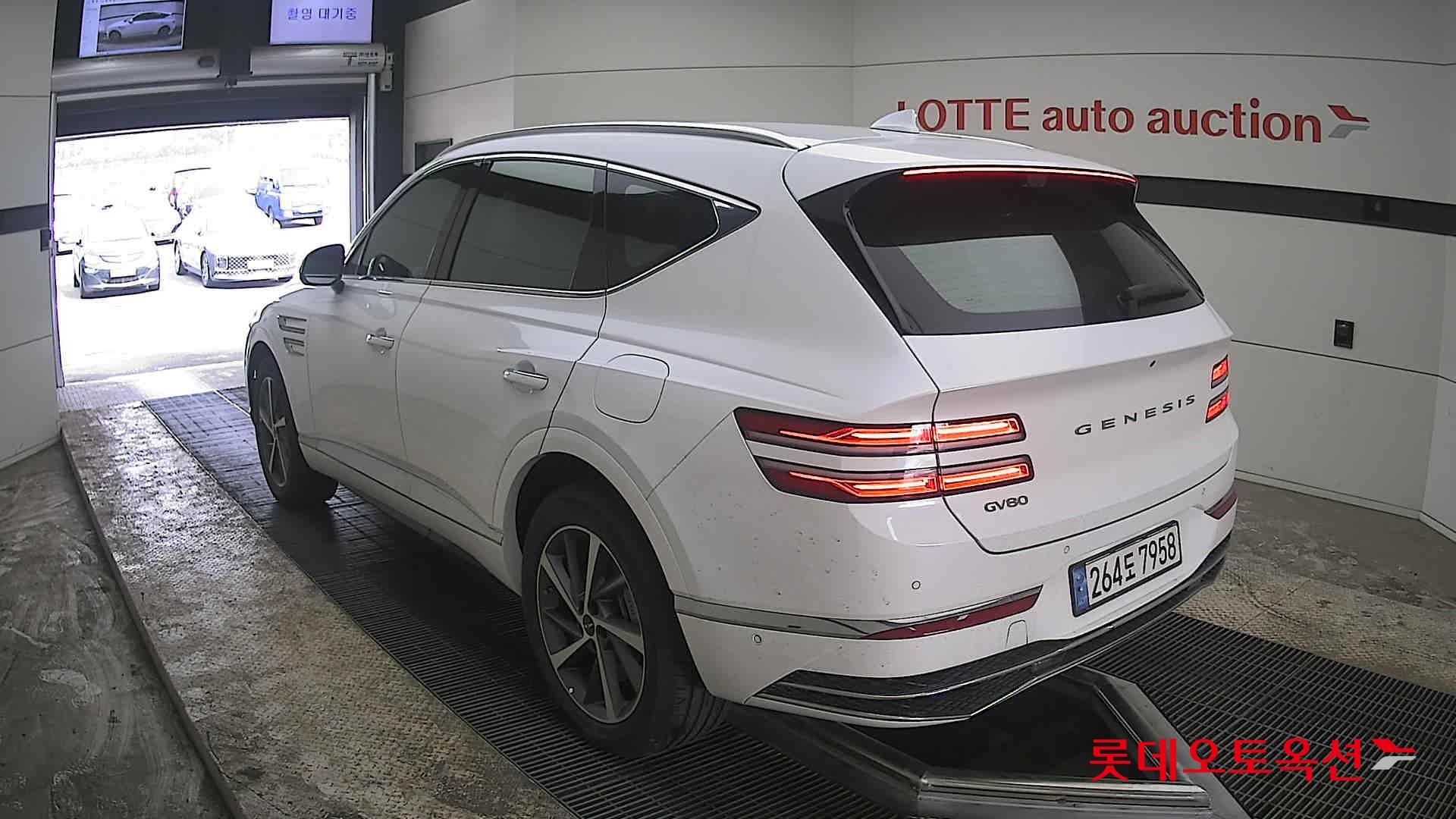 جينسس جي في 80