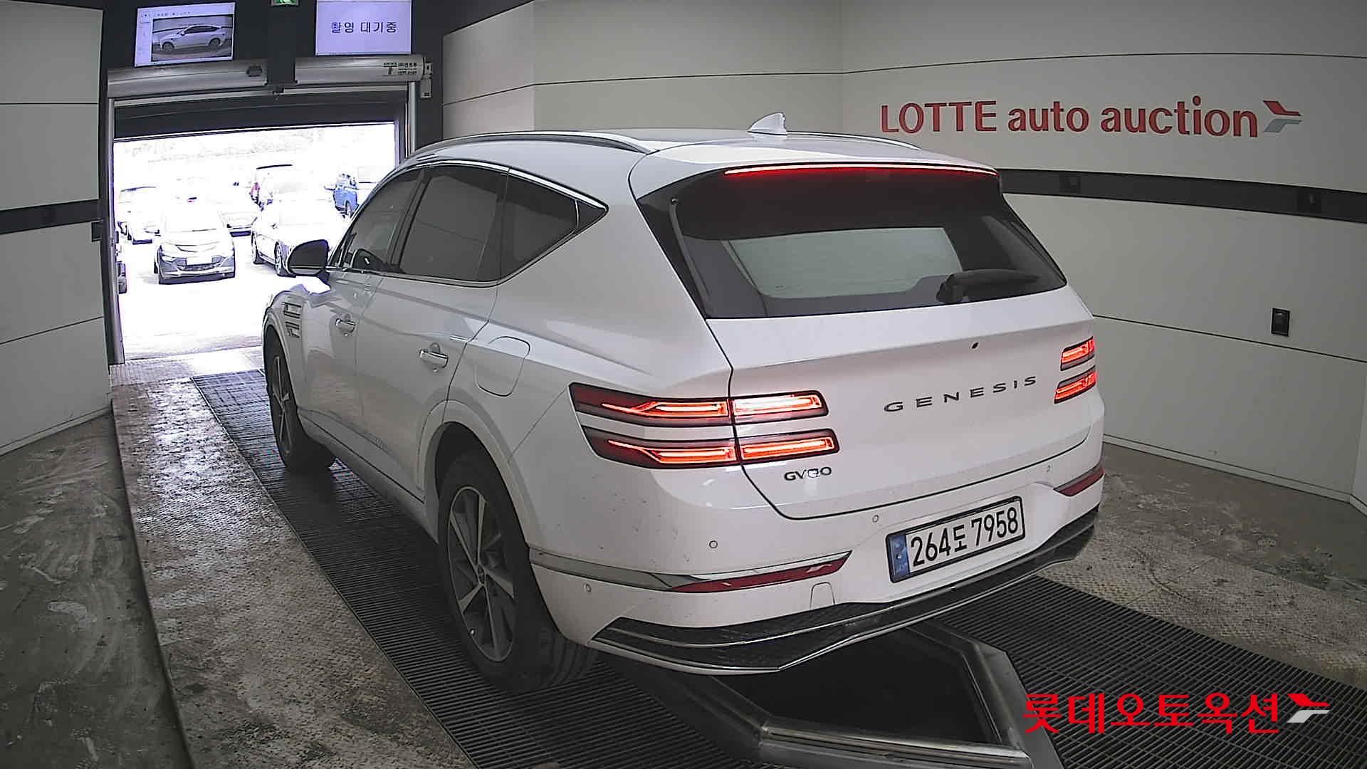 جينسس جي في 80