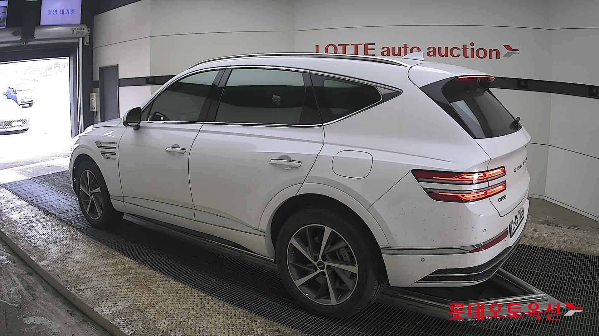 جينسس جي في 80