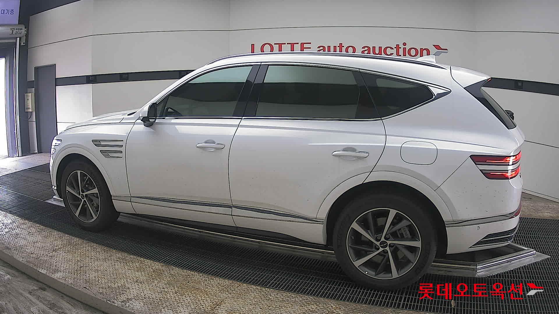 جينسس جي في 80