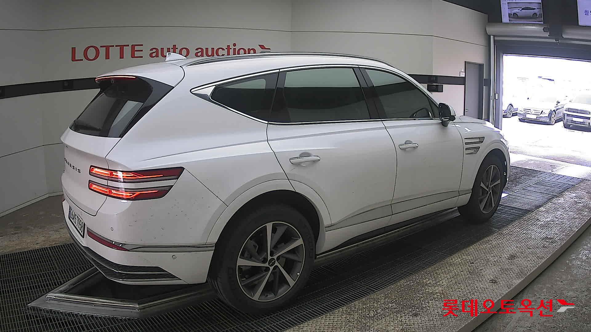 جينسس جي في 80