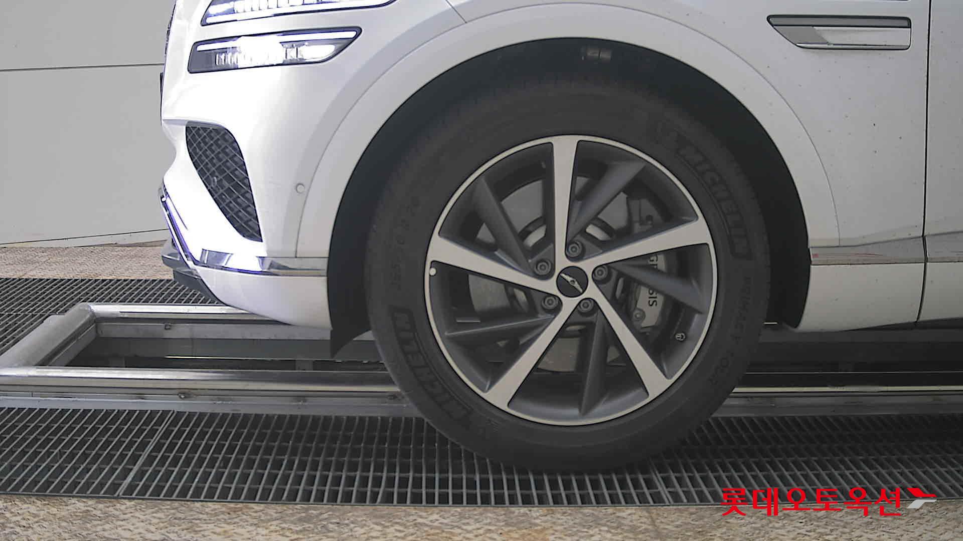 جينسس جي في 80