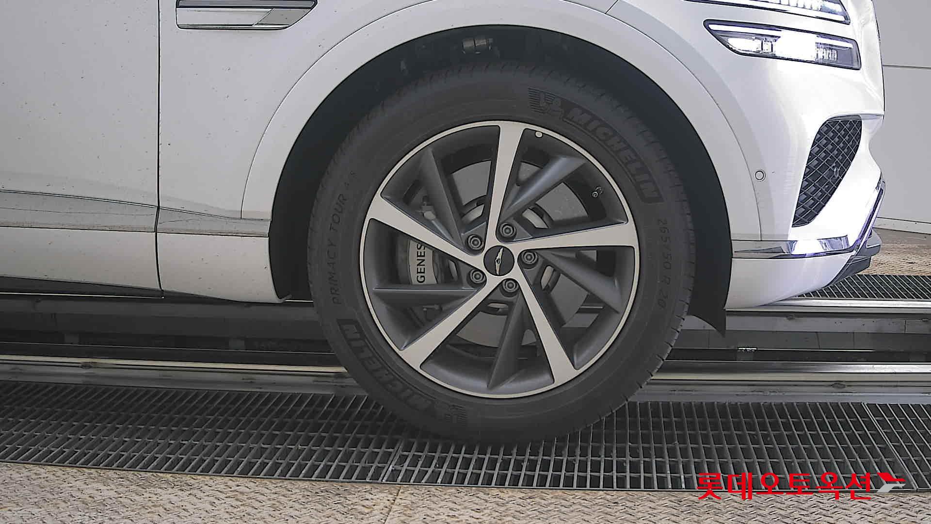 جينسس جي في 80