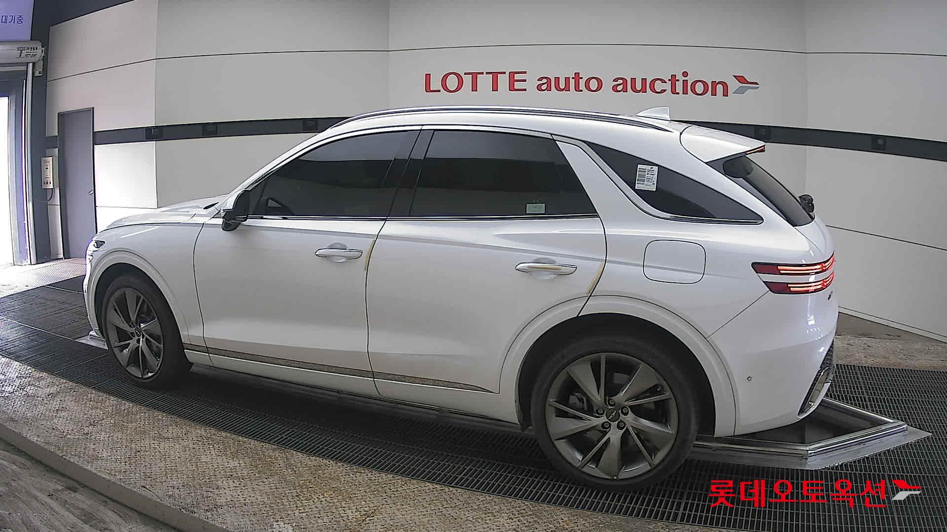 جينسس جي في 70