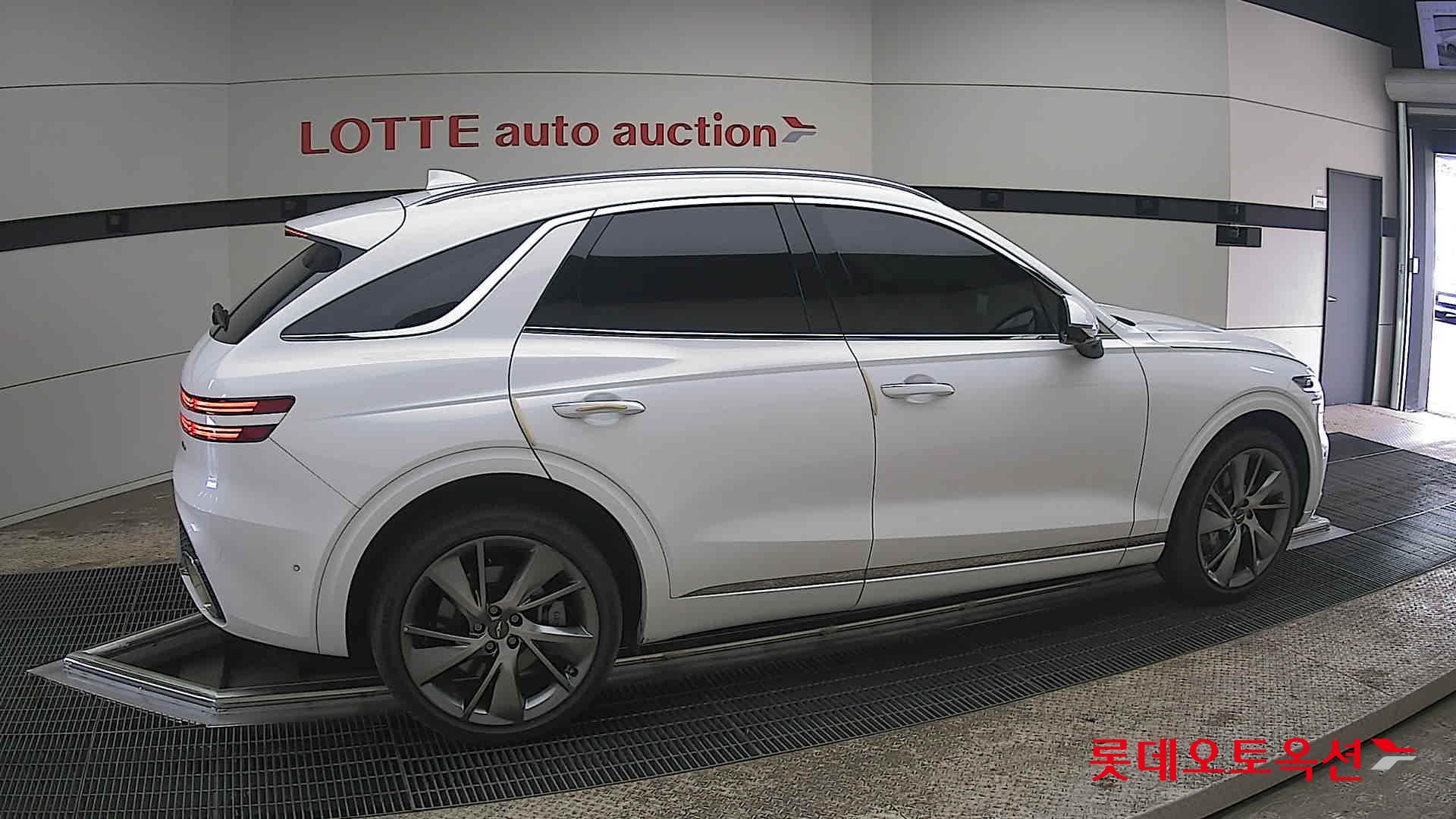 جينسس جي في 70