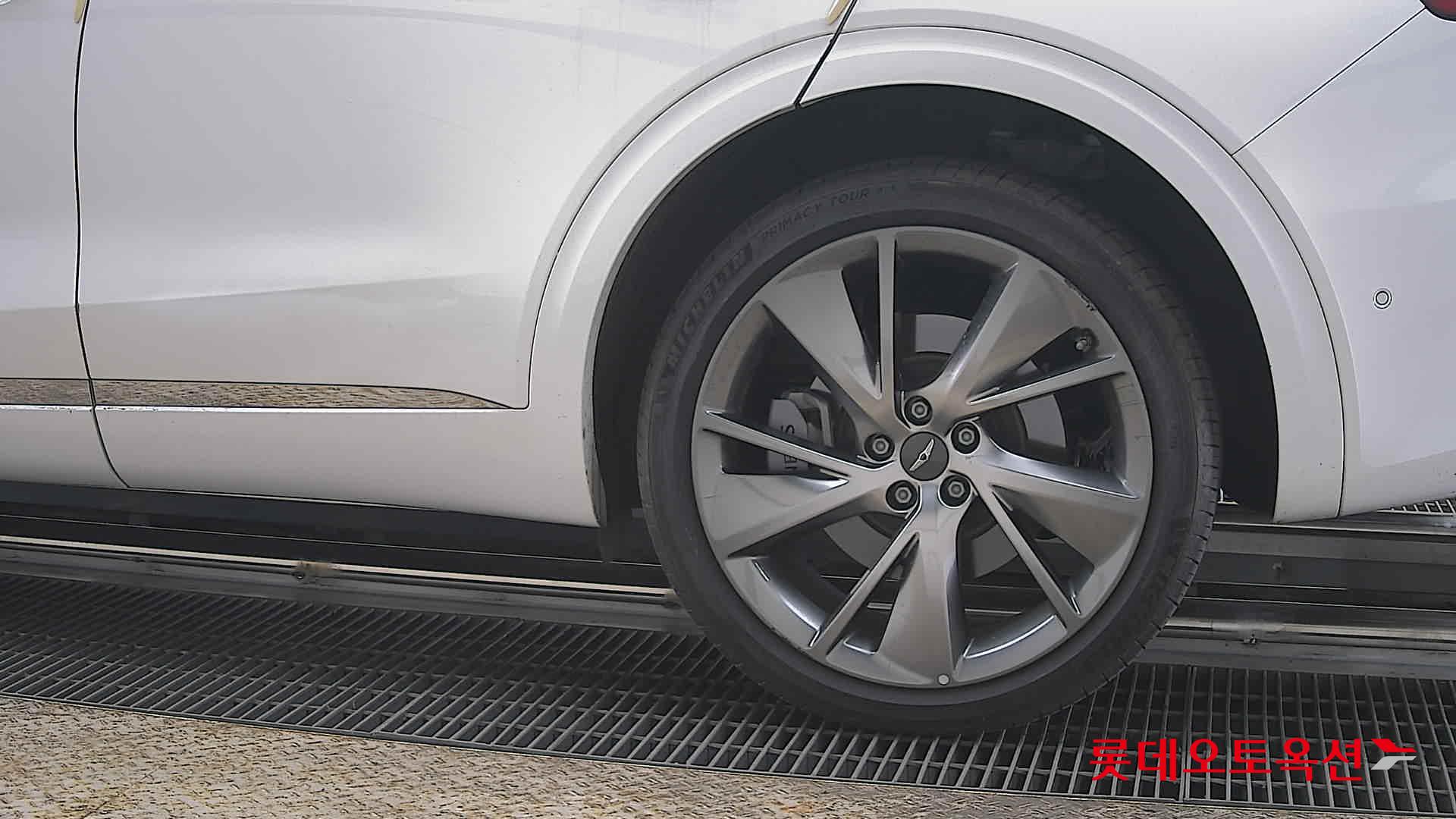 جينسس جي في 70