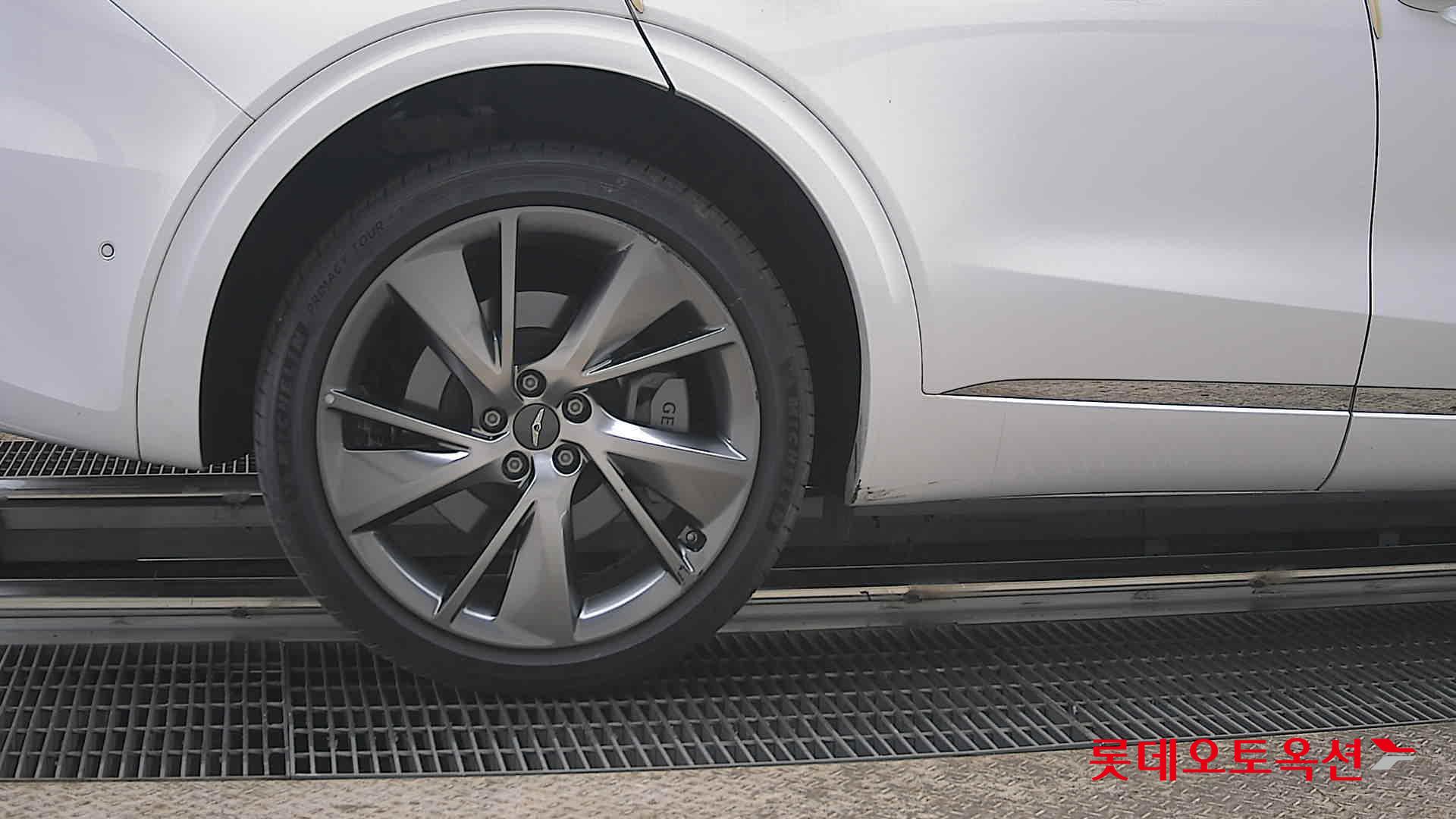 جينسس جي في 70