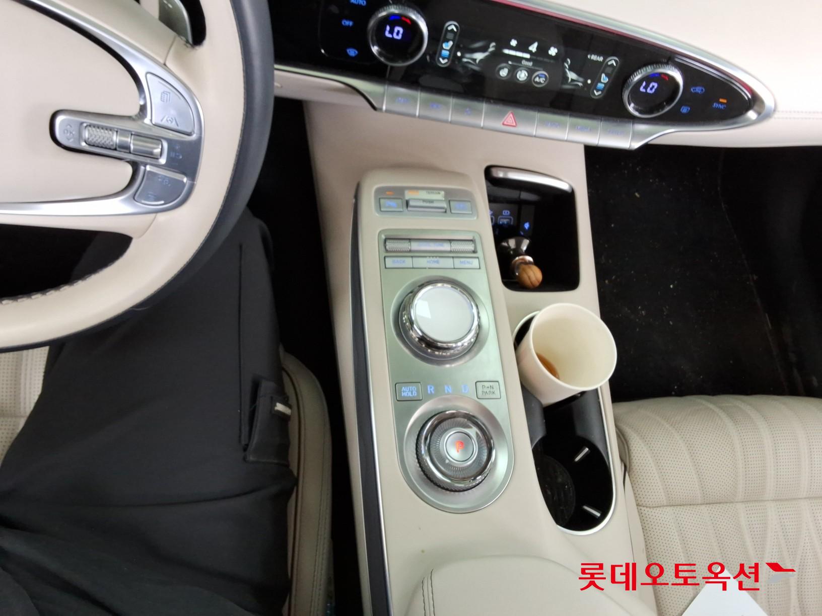 جينسس جي في 70