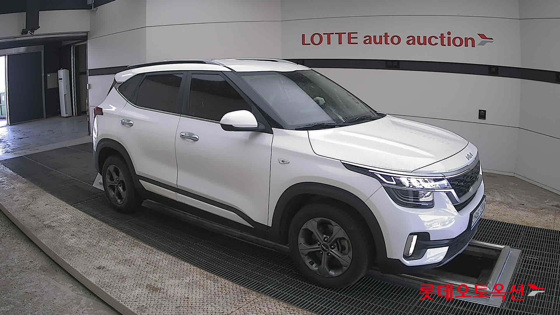 Kia Seltos - 23
