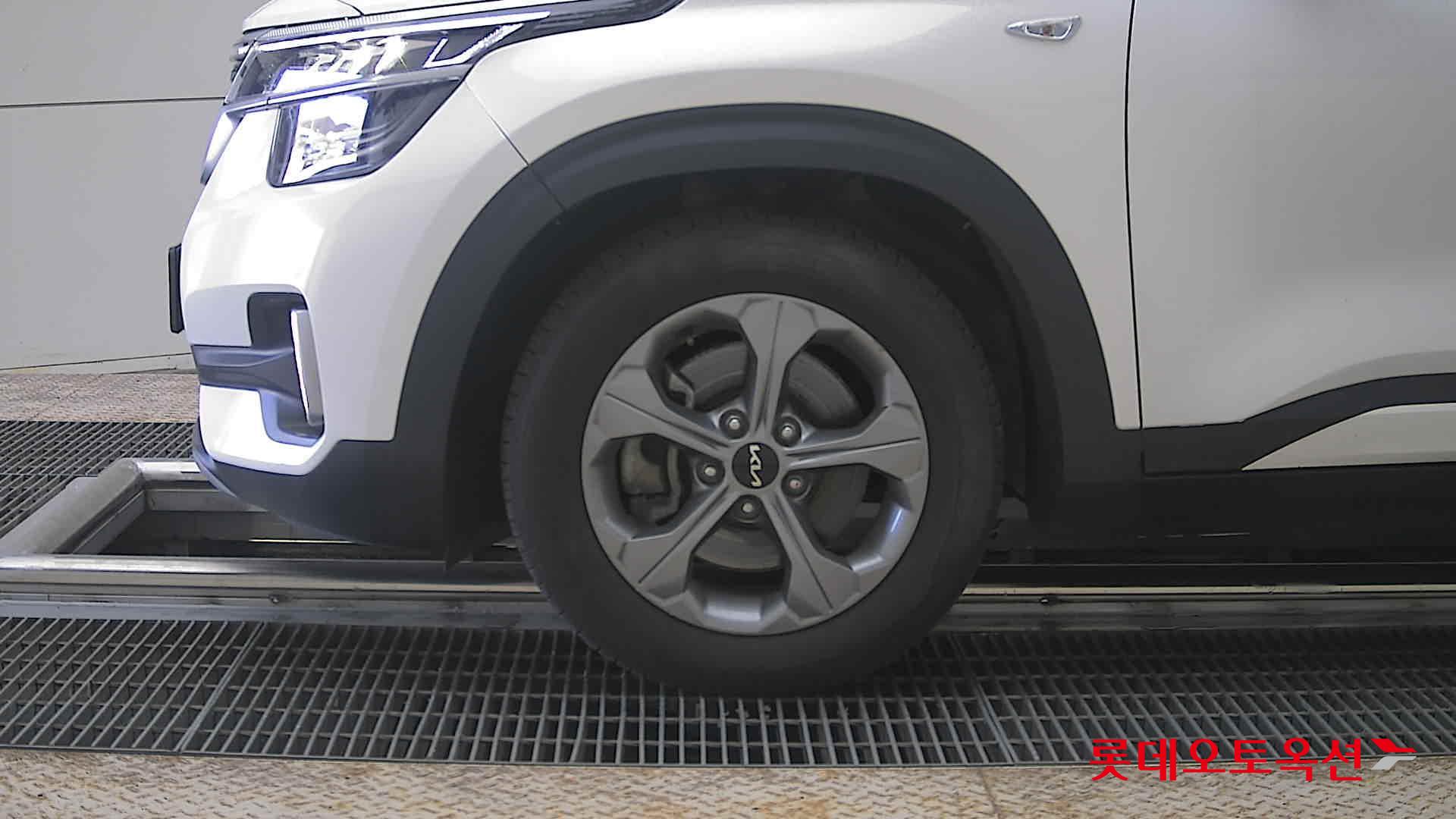 Kia Seltos - 25
