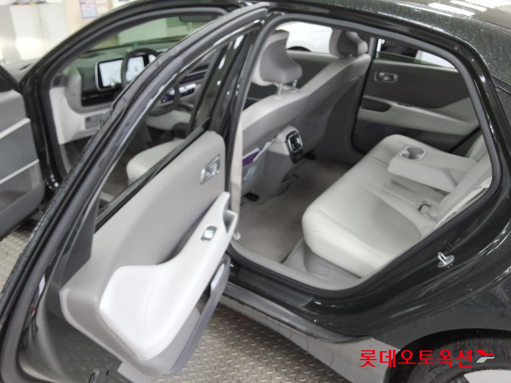 Hyundai Ioniq 6 - 38