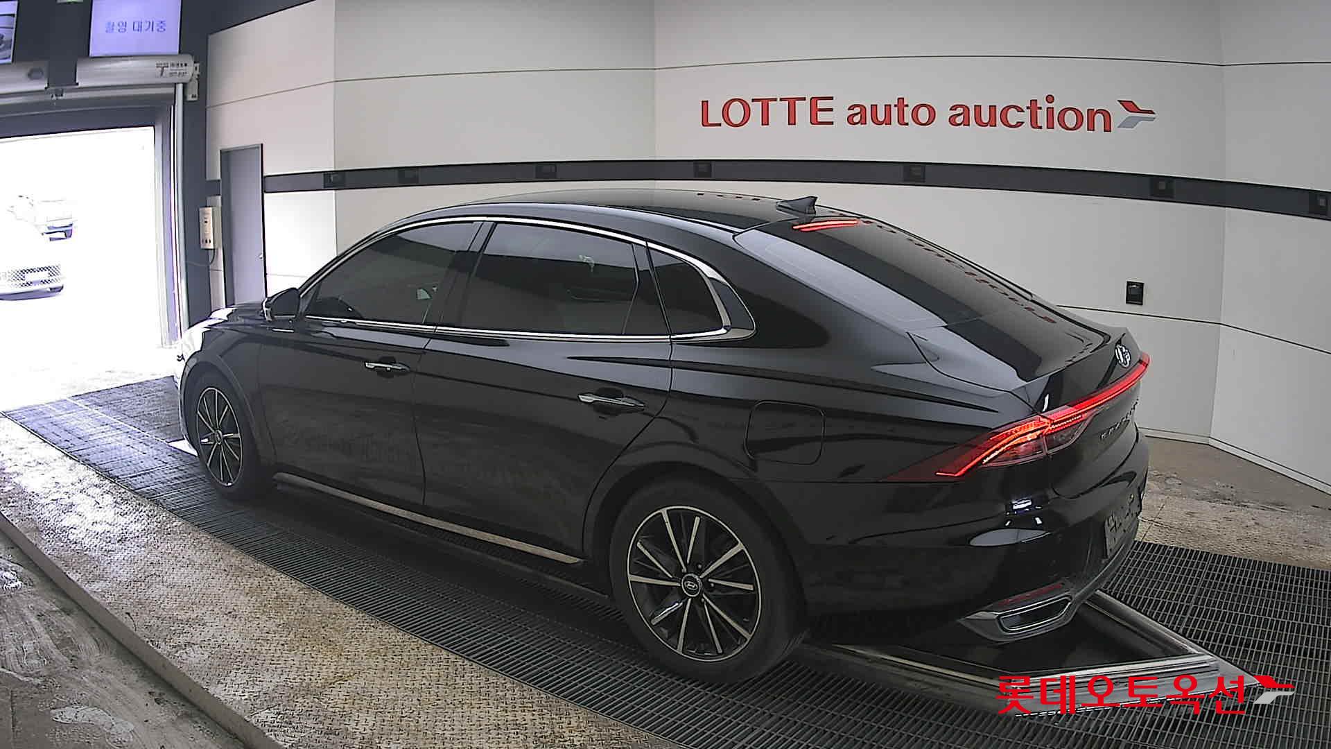 هيونداي أزيرا