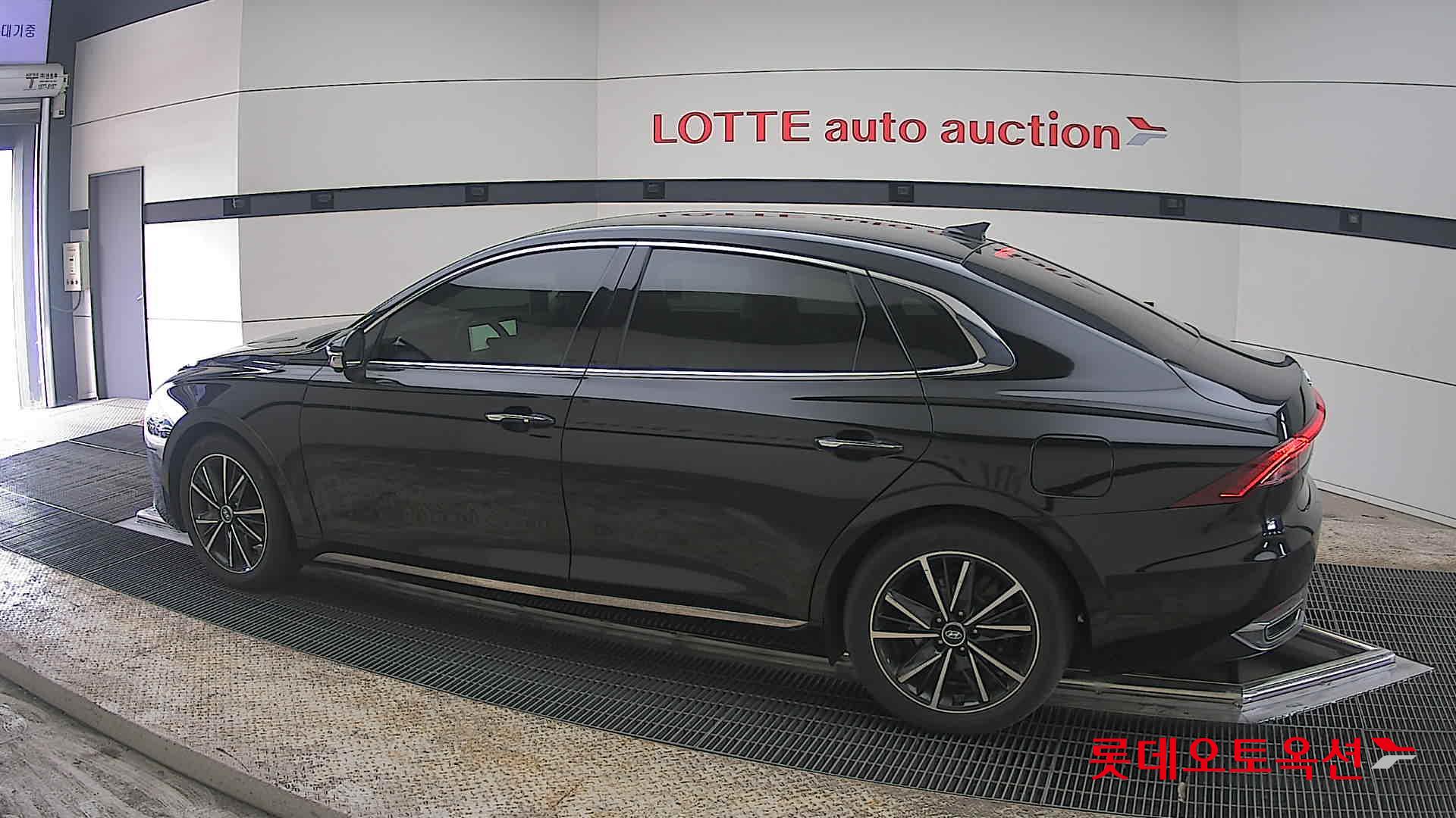 هيونداي أزيرا