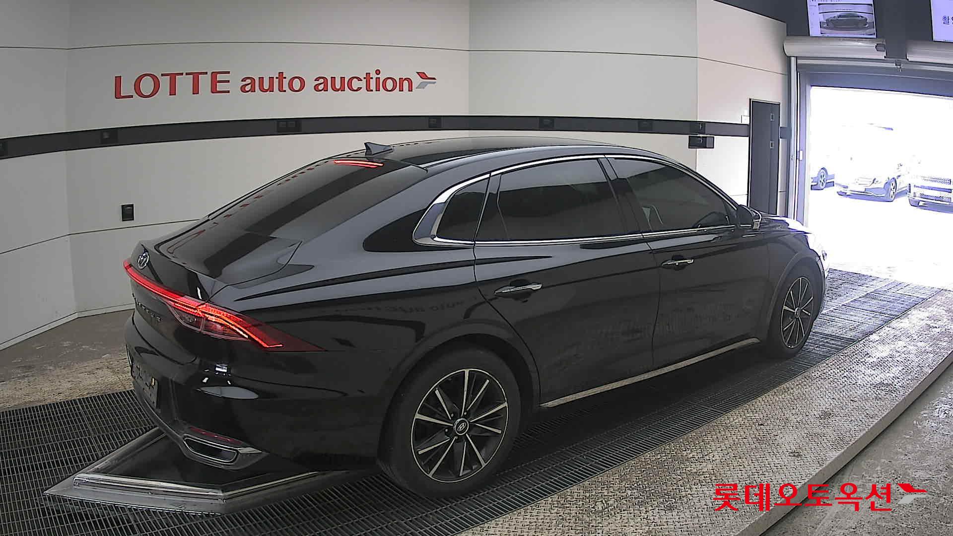 هيونداي أزيرا