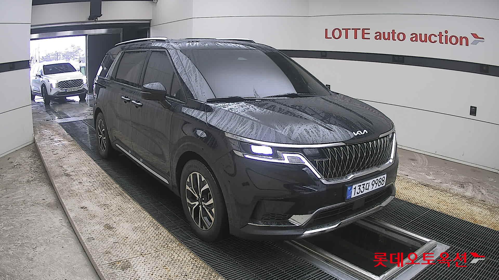 Kia Carnival - 6