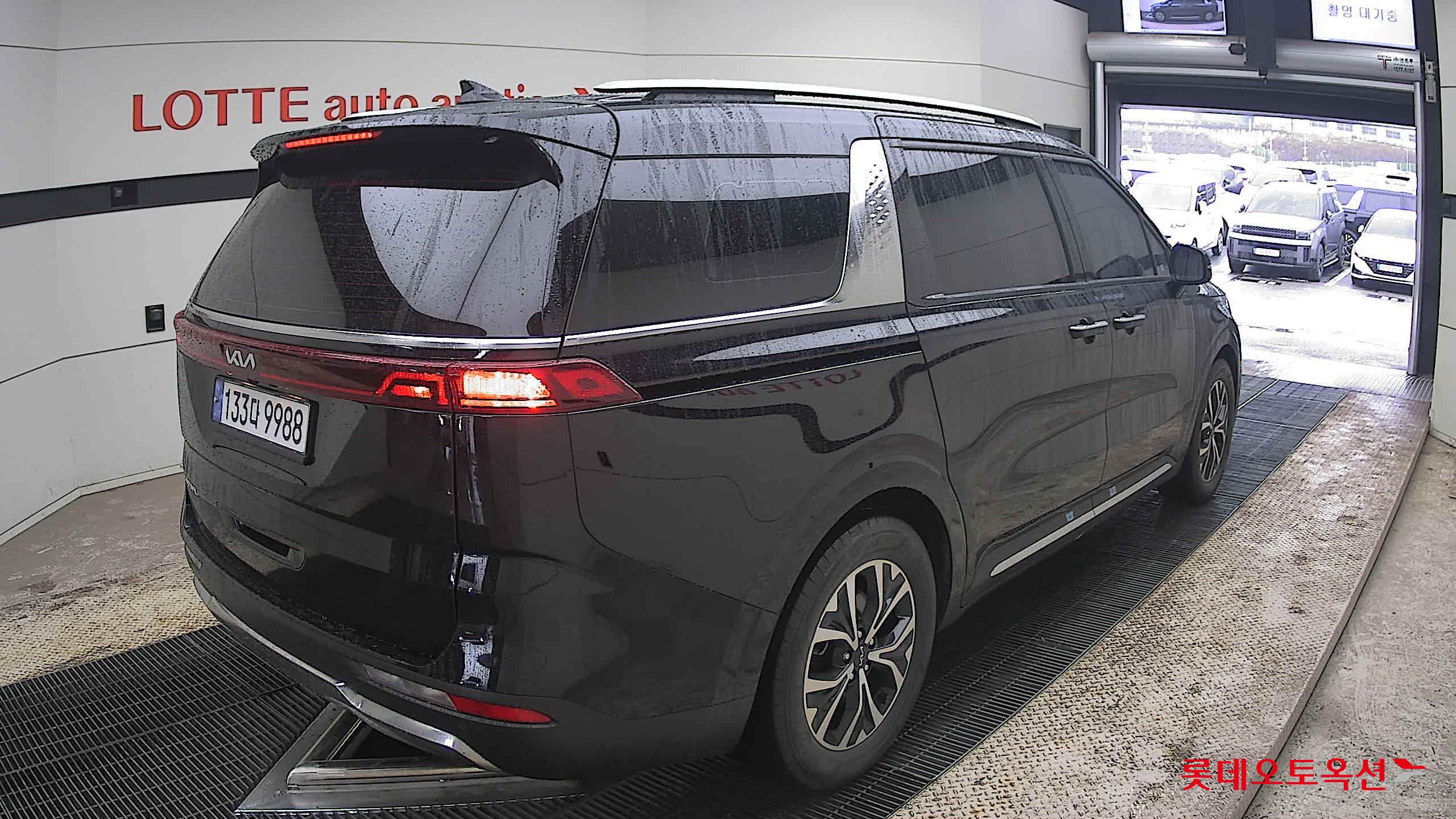 Kia Carnival - 5