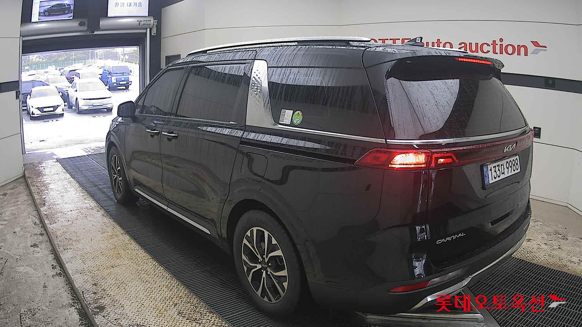 Kia Carnival - 4