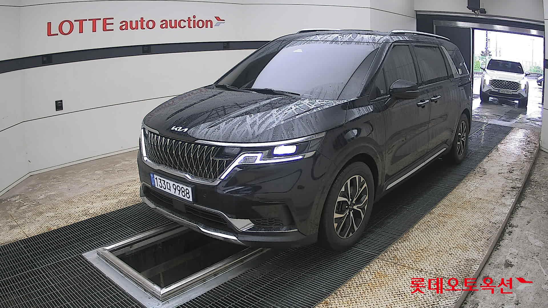 Kia Carnival - 3