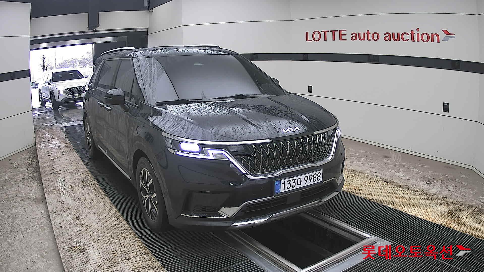 Kia Carnival - 24