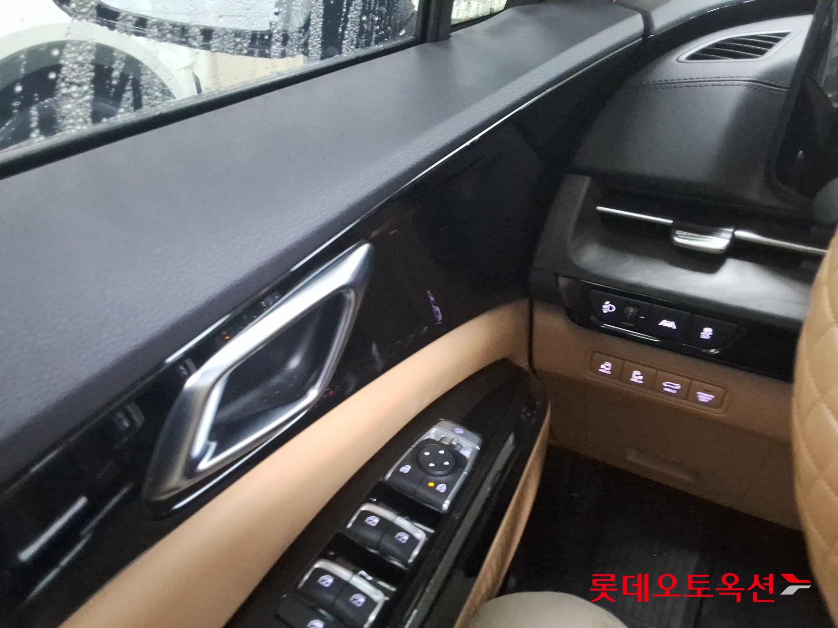 Kia Carnival - 29