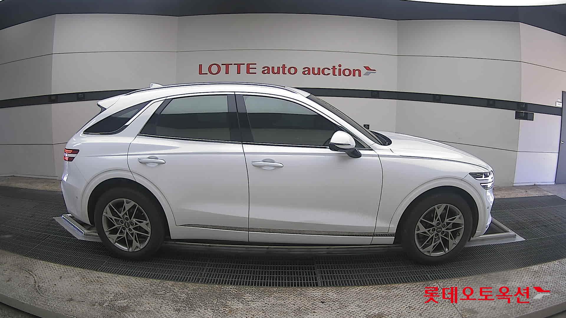 جينسس جي في 70