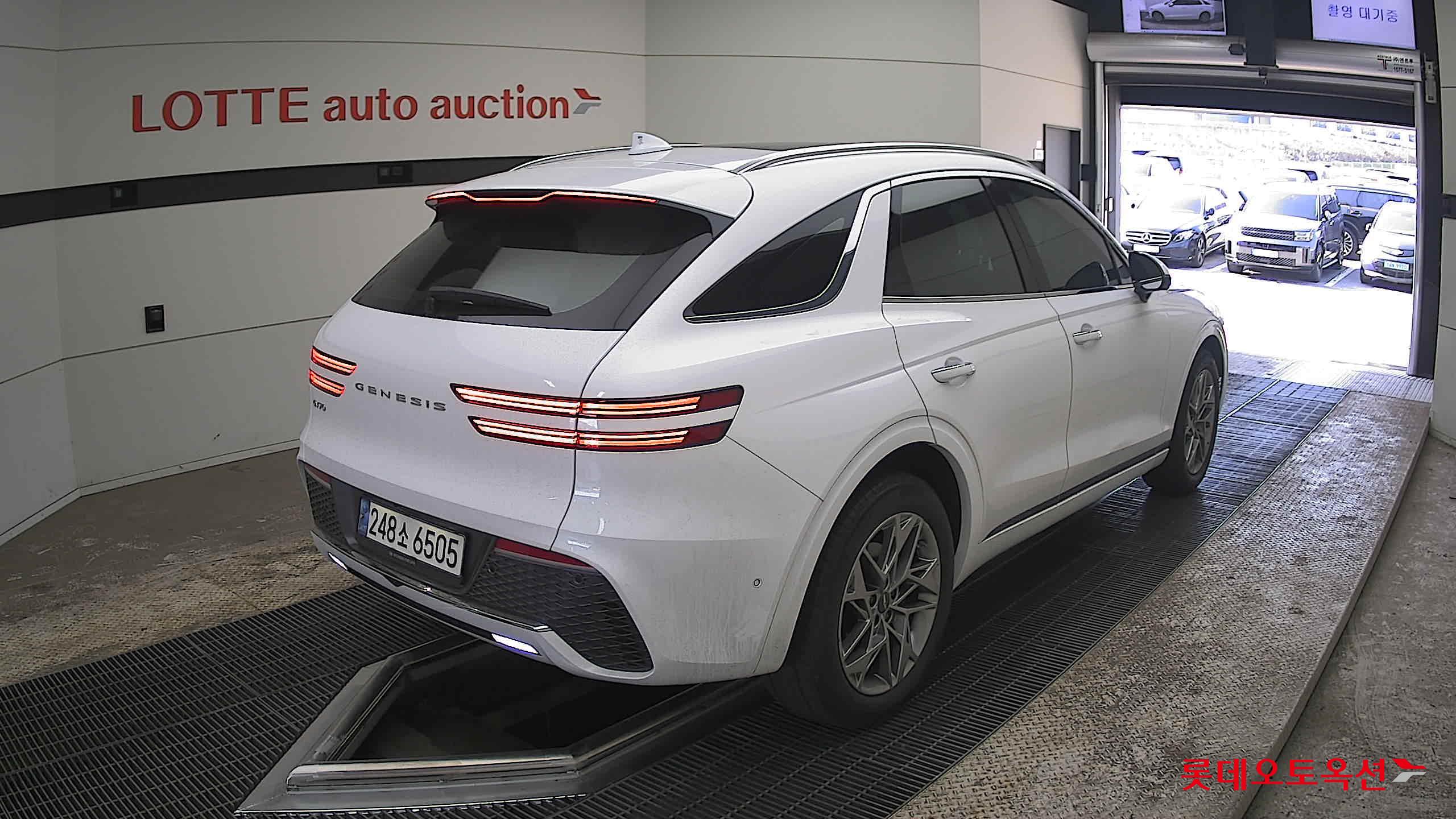 جينسس جي في 70